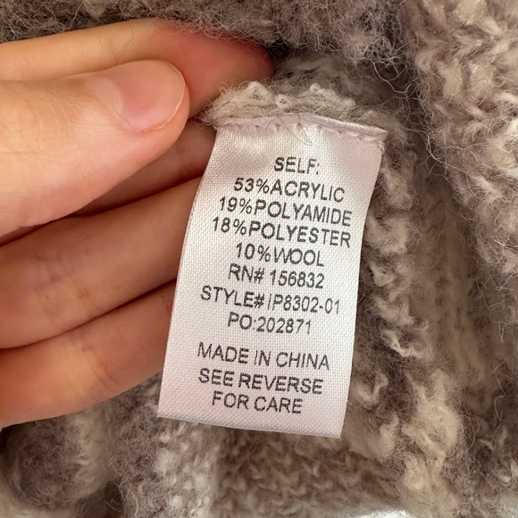 BIBI Oversized Chunky Grey and White Checkered Boyfriend Cardigan, Size Small - Picture 12 of 16